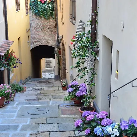 With Little Arch Montepulciano Stazione